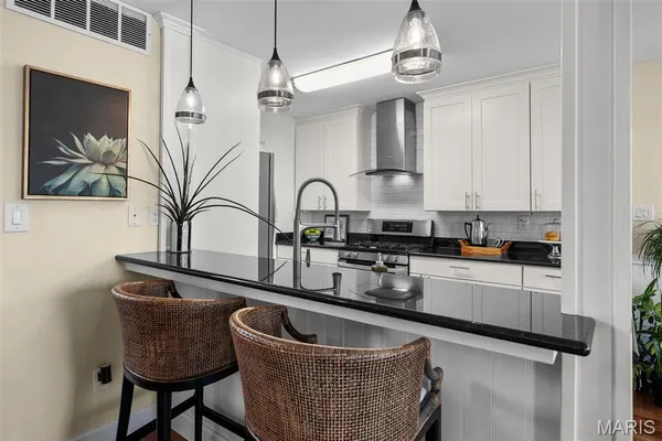 $385,000 | 16176 Lea Oak Court, Chesterfield, MO 63017