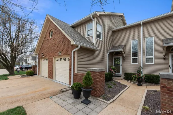 $385,000 | 16176 Lea Oak Court, Chesterfield, MO 63017