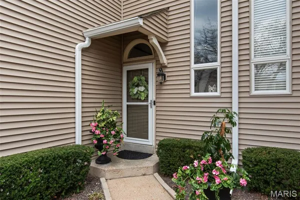 $385,000 | 16176 Lea Oak Court, Chesterfield, MO 63017