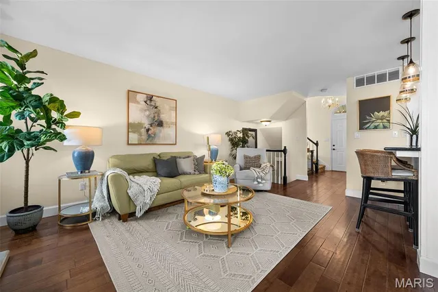 $385,000 | 16176 Lea Oak Court, Chesterfield, MO 63017