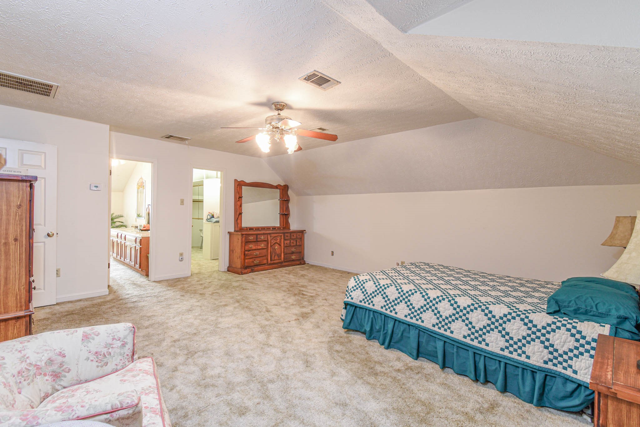 4503 Allen-Genoa Road Pasadena, TX 77504 - Photo 29 of 50 TEXAS SIZED PRIMARY BEDROOM - NOT MANY THAT BEAT THIS SIZE. 19X18