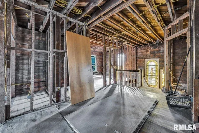 $165,000 | 401 West Armstrong Avenue, Peoria, IL 61604