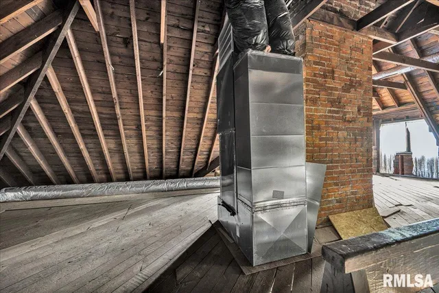 $165,000 | 401 West Armstrong Avenue, Peoria, IL 61604