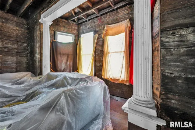 $165,000 | 401 West Armstrong Avenue, Peoria, IL 61604