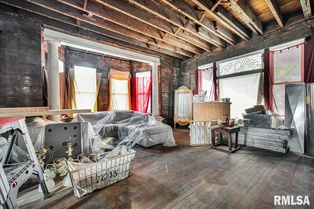 $165,000 | 401 West Armstrong Avenue, Peoria, IL 61604