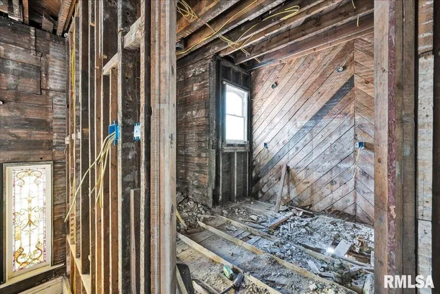 $165,000 | 401 West Armstrong Avenue, Peoria, IL 61604