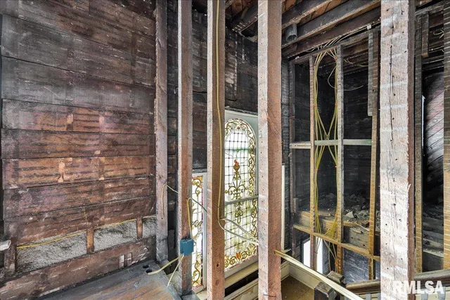 $165,000 | 401 West Armstrong Avenue, Peoria, IL 61604