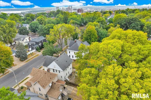 $165,000 | 401 West Armstrong Avenue, Peoria, IL 61604