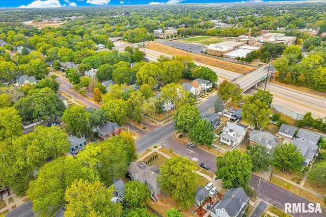 $165,000 | 401 West Armstrong Avenue, Peoria, IL 61604