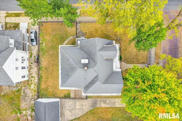 $165,000 | 401 West Armstrong Avenue, Peoria, IL 61604