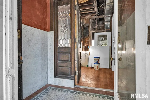 $165,000 | 401 West Armstrong Avenue, Peoria, IL 61604