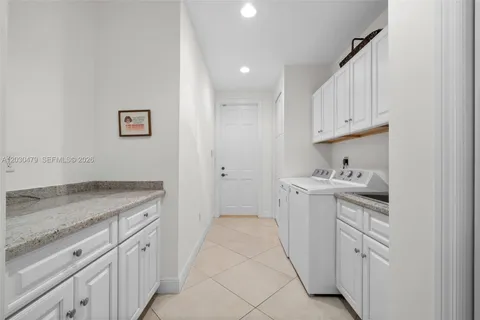 $4,995,000 | 6020 West Suburban Drive, Pinecrest, FL 33156