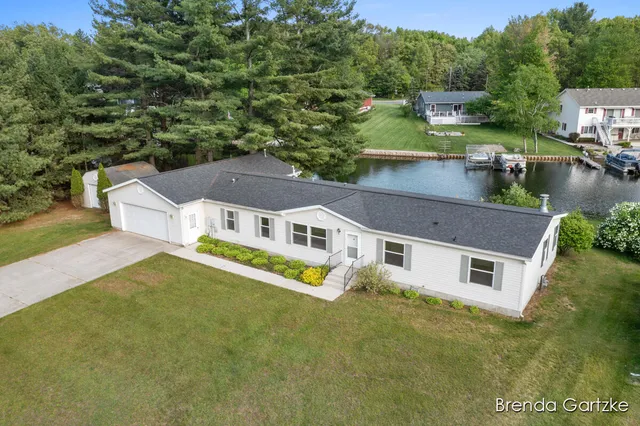 $329,000 | 17055 Blackfoot Trail, Howard City, MI 49329