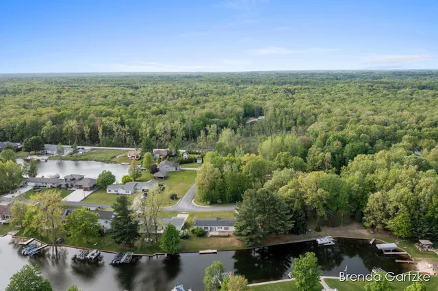 $329,000 | 17055 Blackfoot Trail, Howard City, MI 49329