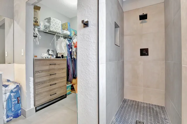 a view of walk in closet