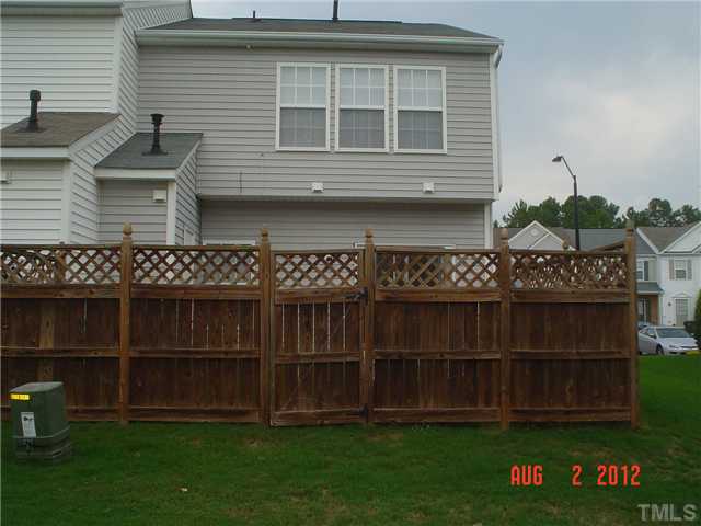 5134 TwelvePole Drive Raleigh, NC 27616 - Photo 2 of 10