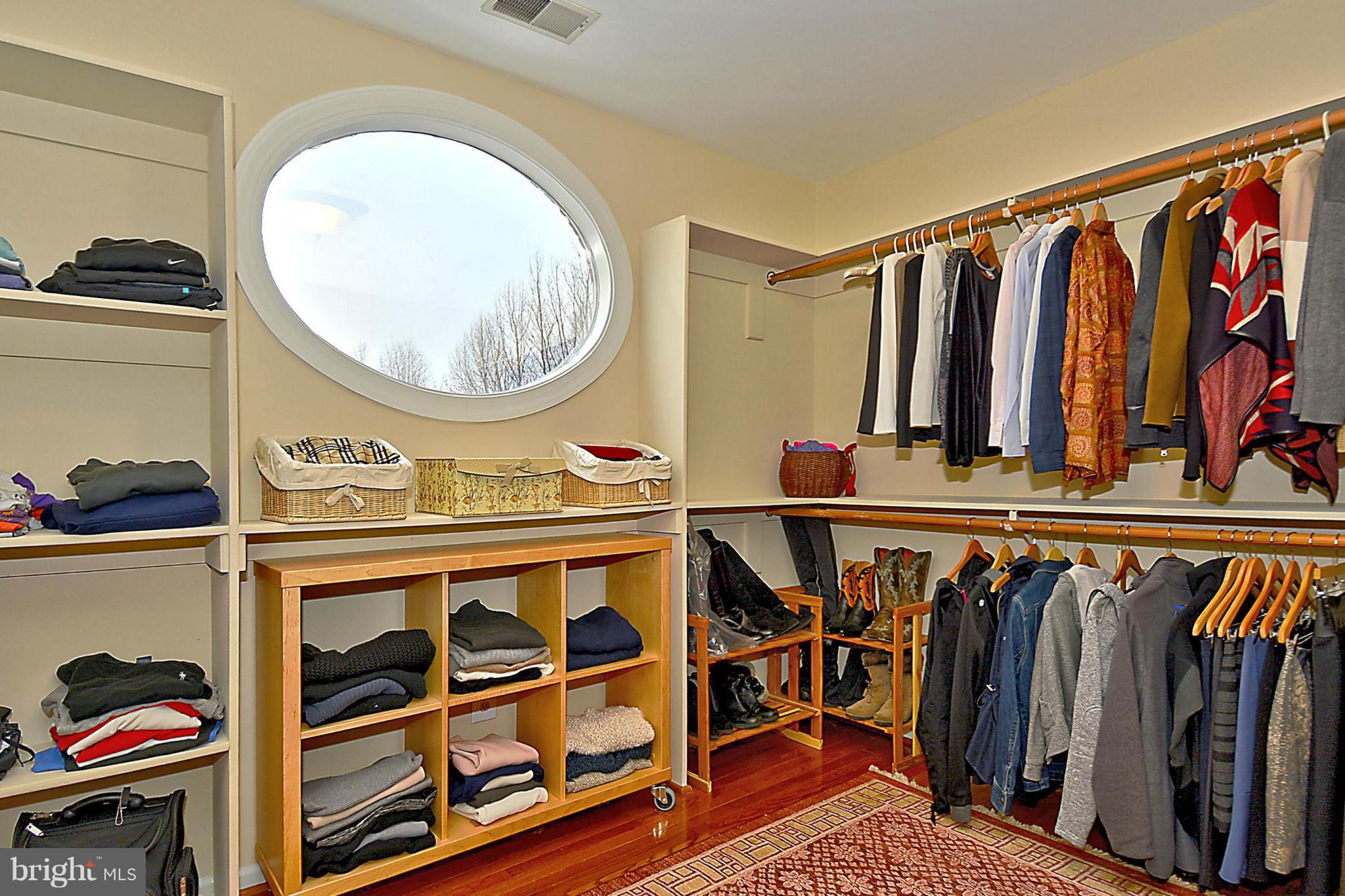 8000 Boulder Ridge Way Gaithersburg, MD 20882 - Photo 16 of 30 Walk In Closet