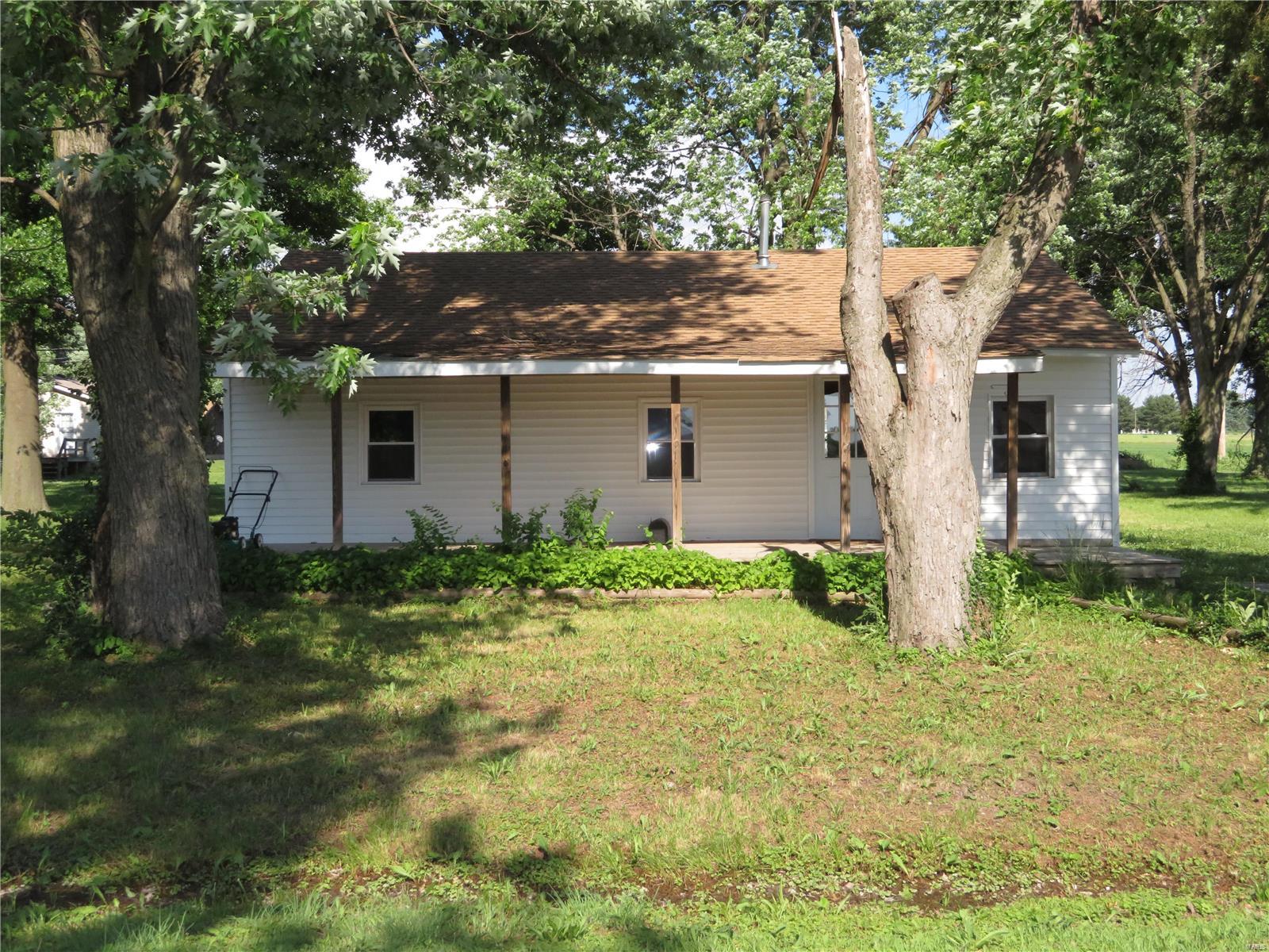 944 Sinclair Avenue South Roxana, IL 62087 - Photo 2 of 29 Gallery Image 2