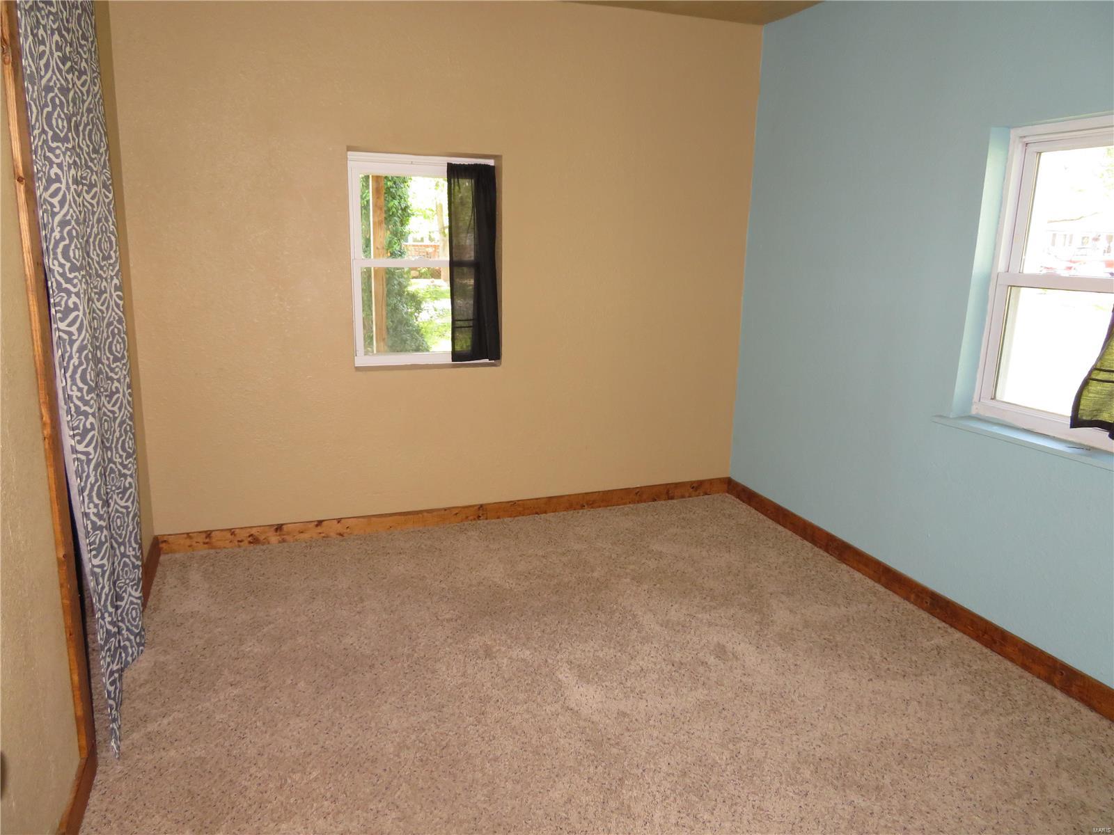 944 Sinclair Avenue South Roxana, IL 62087 - Photo 13 of 29 Gallery Image 13