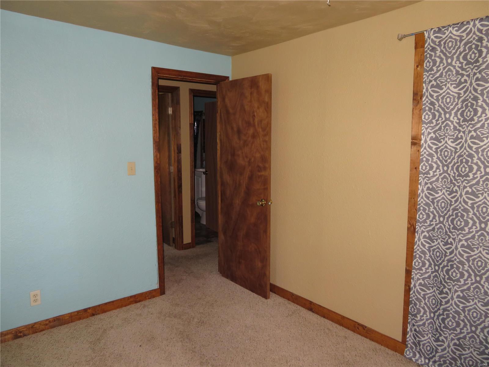 944 Sinclair Avenue South Roxana, IL 62087 - Photo 15 of 29 Gallery Image 15
