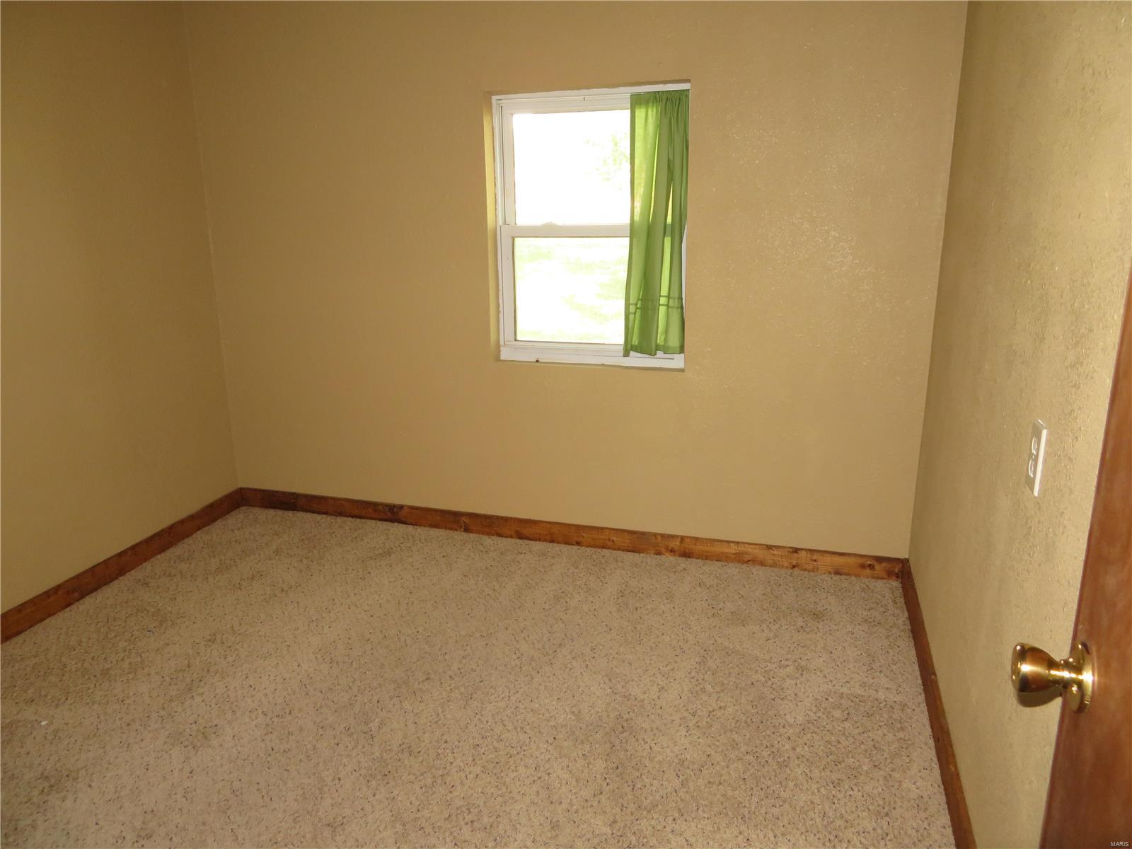 944 Sinclair Avenue South Roxana, IL 62087 - Photo 17 of 29 Gallery Image 17