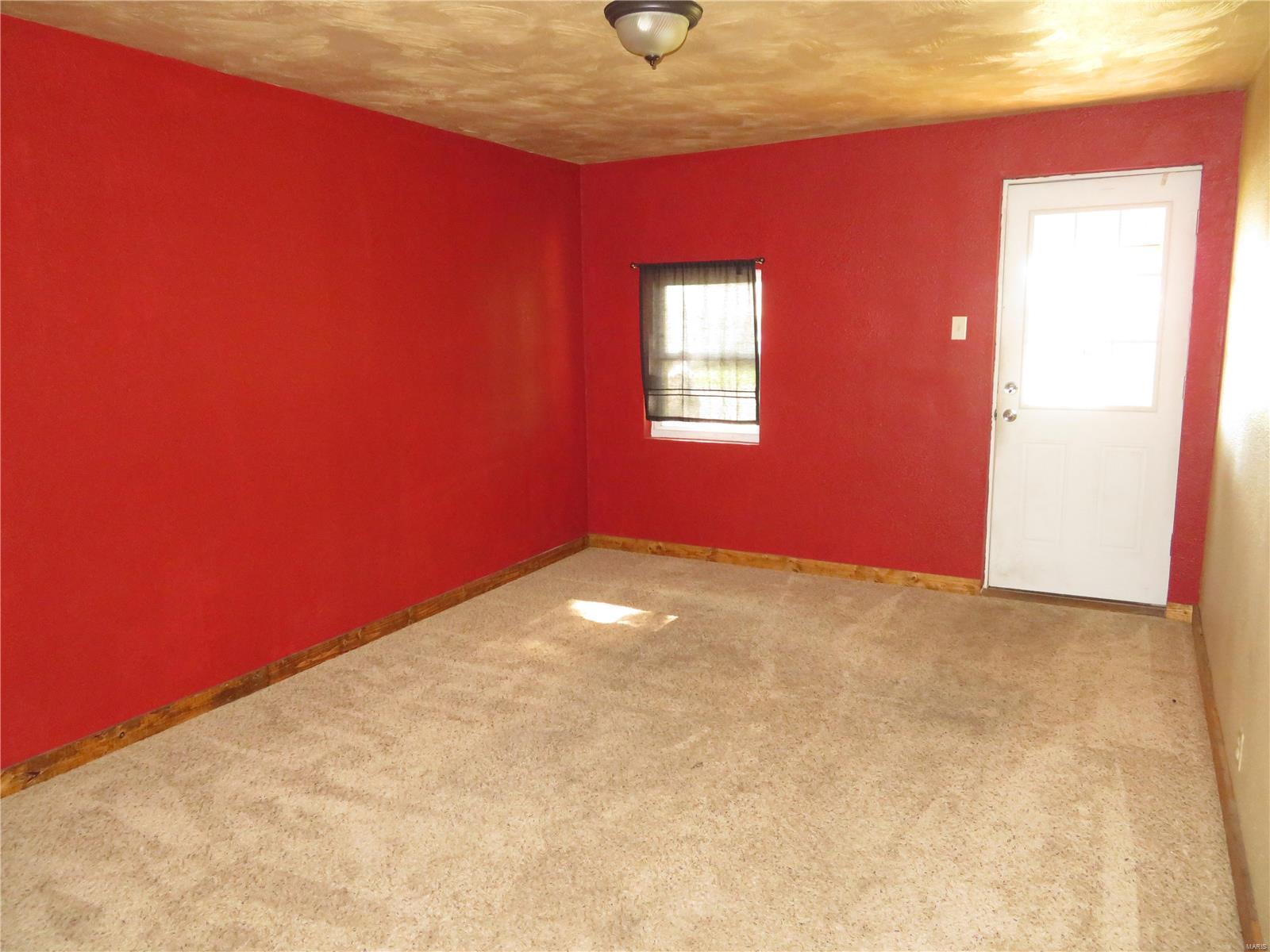944 Sinclair Avenue South Roxana, IL 62087 - Photo 3 of 29 Gallery Image 3