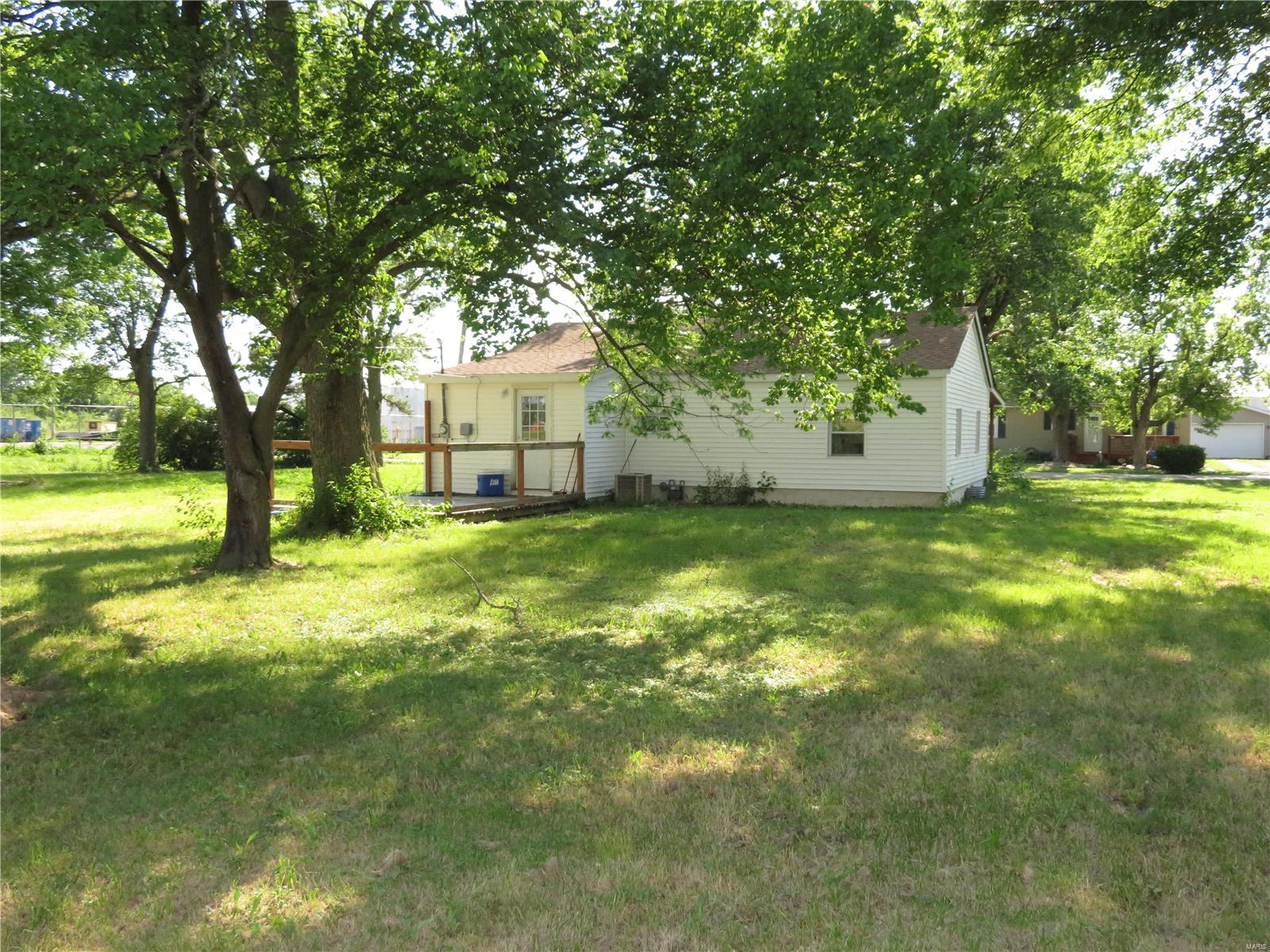 944 Sinclair Avenue South Roxana, IL 62087 - Photo 28 of 29 Gallery Image 28