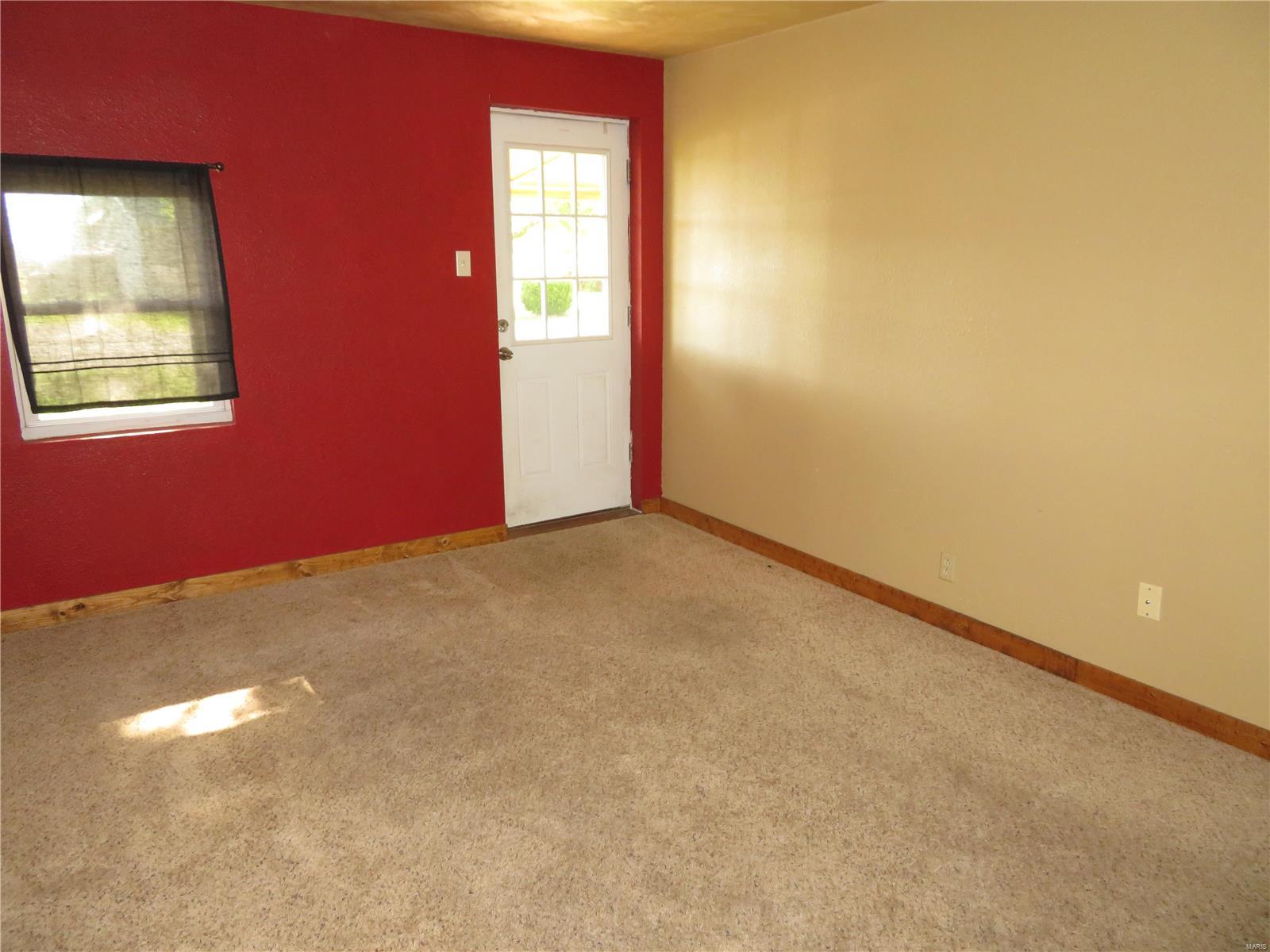 944 Sinclair Avenue South Roxana, IL 62087 - Photo 4 of 29 Gallery Image 4