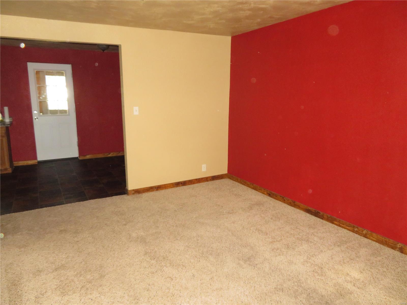 944 Sinclair Avenue South Roxana, IL 62087 - Photo 6 of 29 Gallery Image 6
