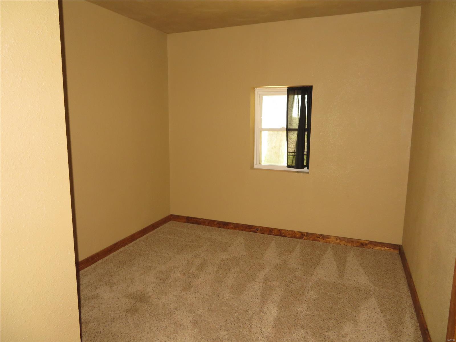944 Sinclair Avenue South Roxana, IL 62087 - Photo 7 of 29 Gallery Image 7