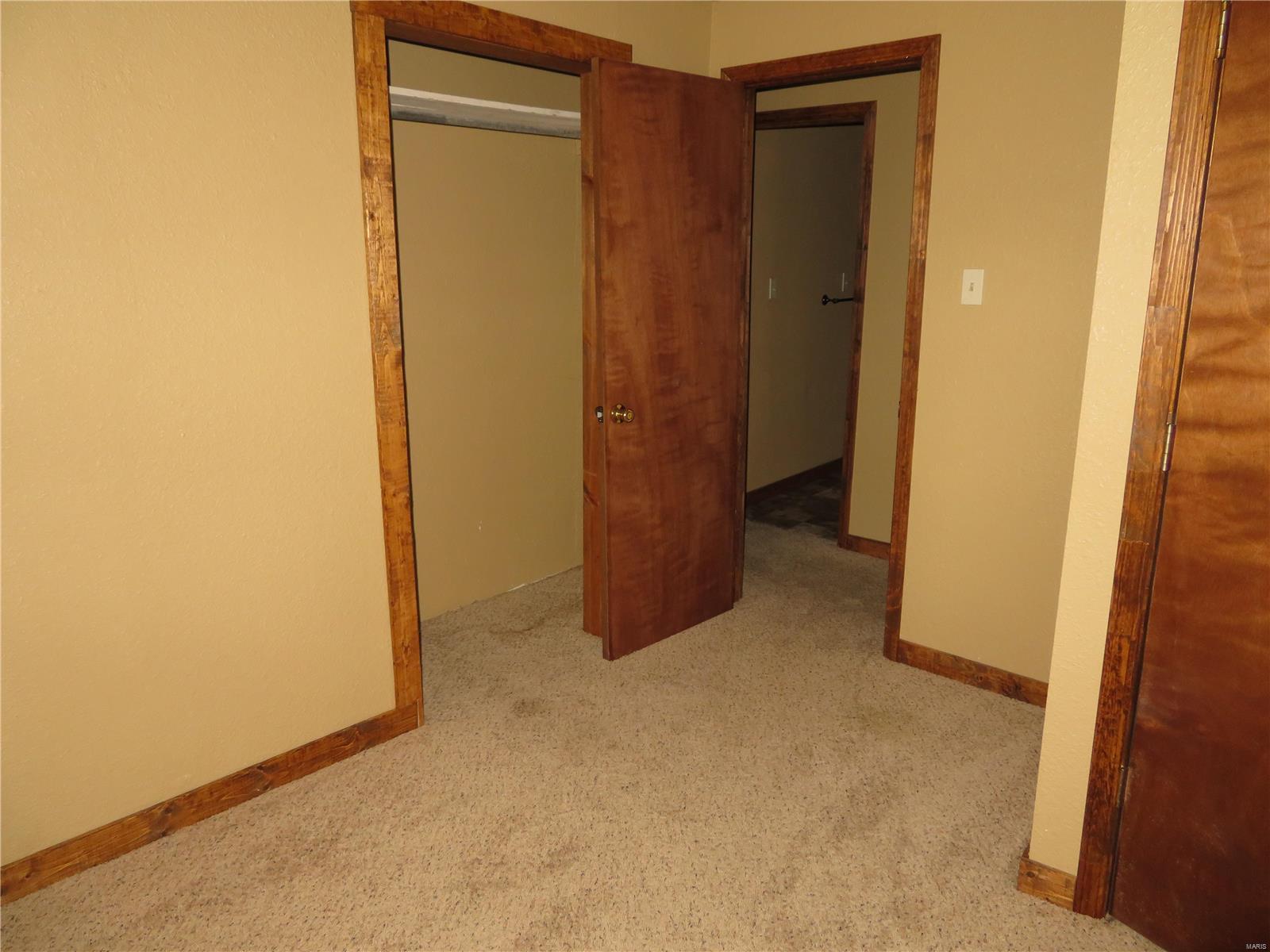 944 Sinclair Avenue South Roxana, IL 62087 - Photo 8 of 29 Gallery Image 8
