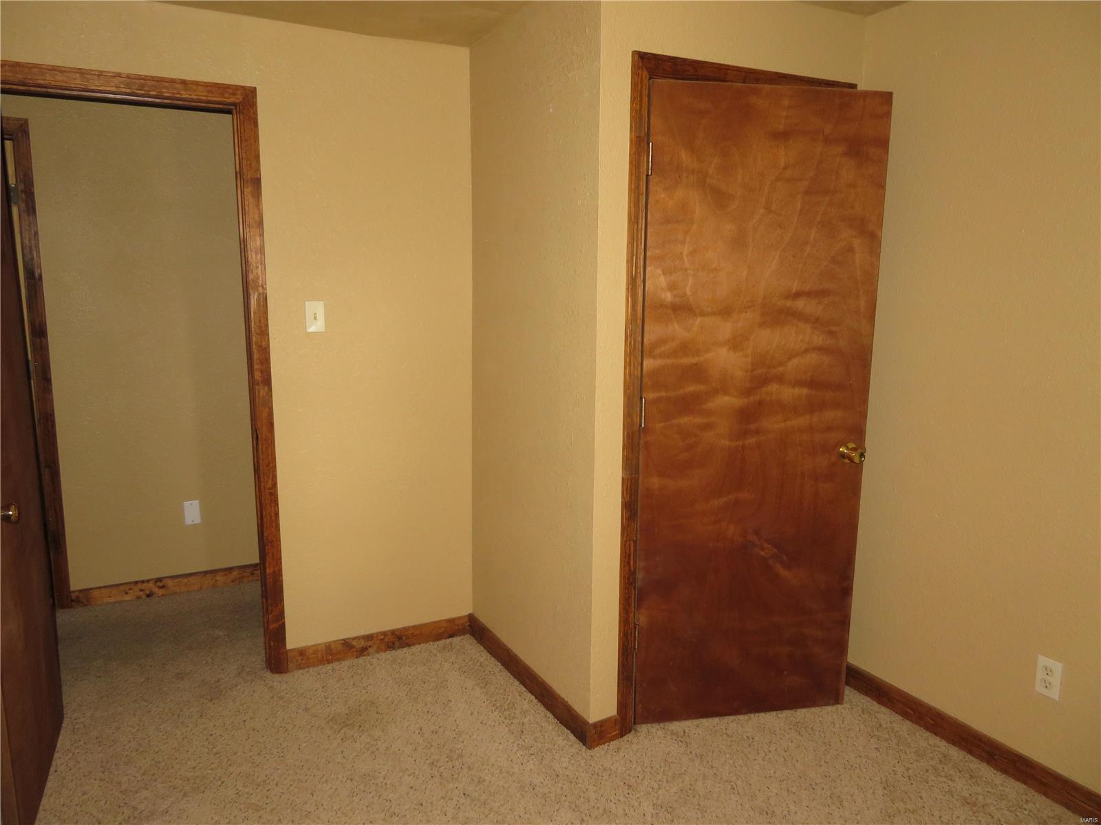 944 Sinclair Avenue South Roxana, IL 62087 - Photo 9 of 29 Gallery Image 9