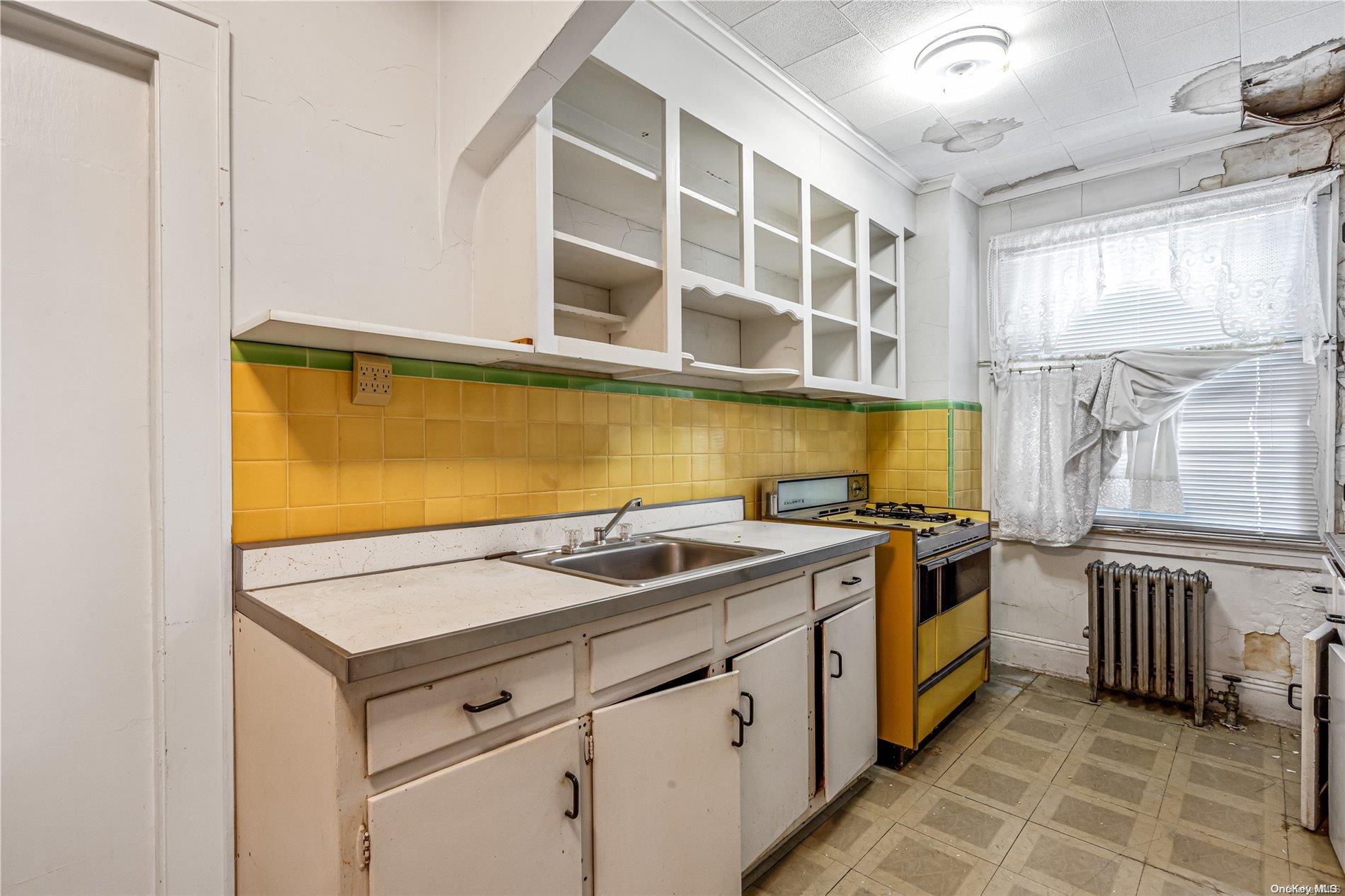 77-40 74th Street Queens, NY 11385 - Photo 15 of 28