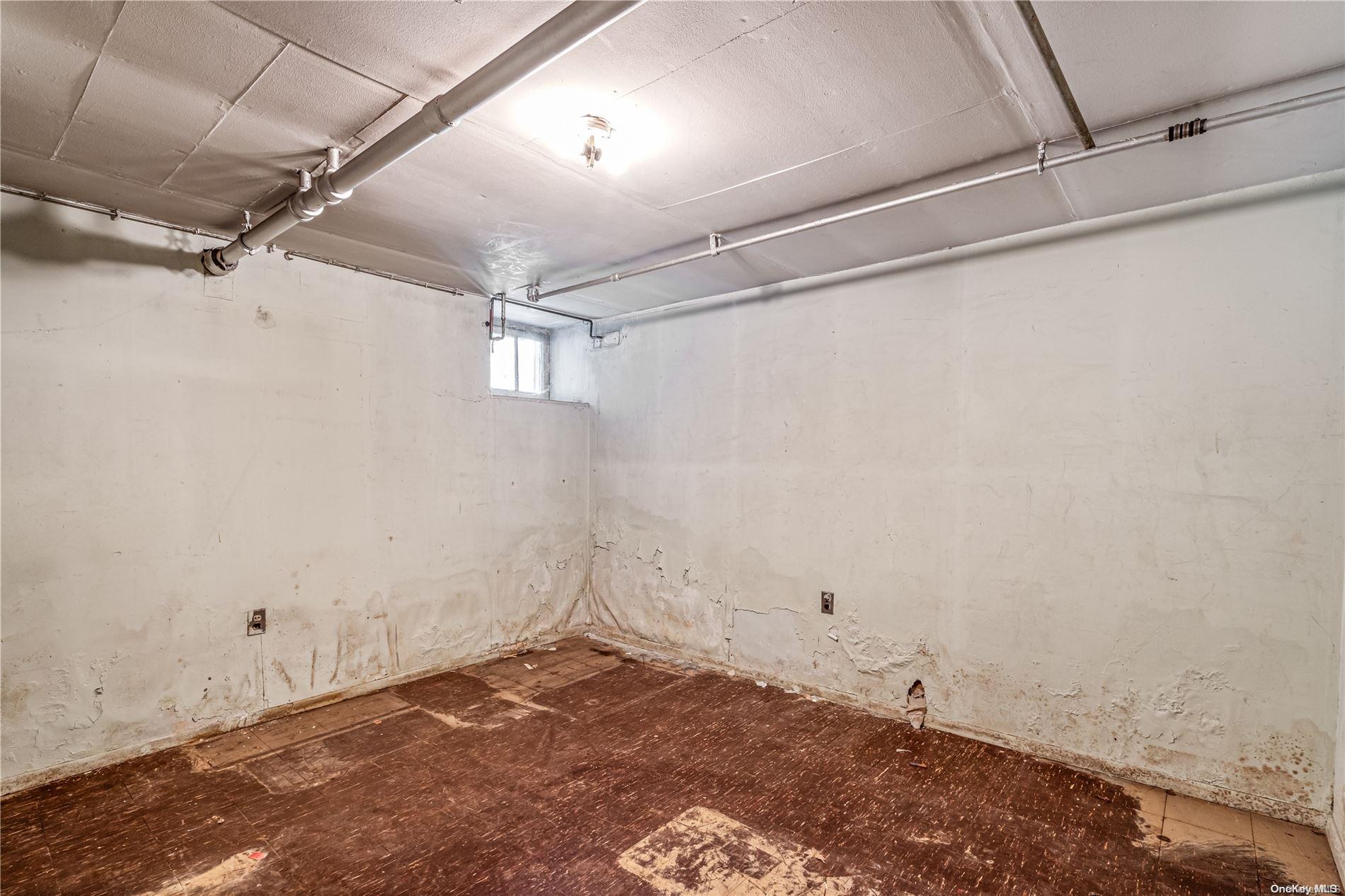 77-40 74th Street Queens, NY 11385 - Photo 24 of 28