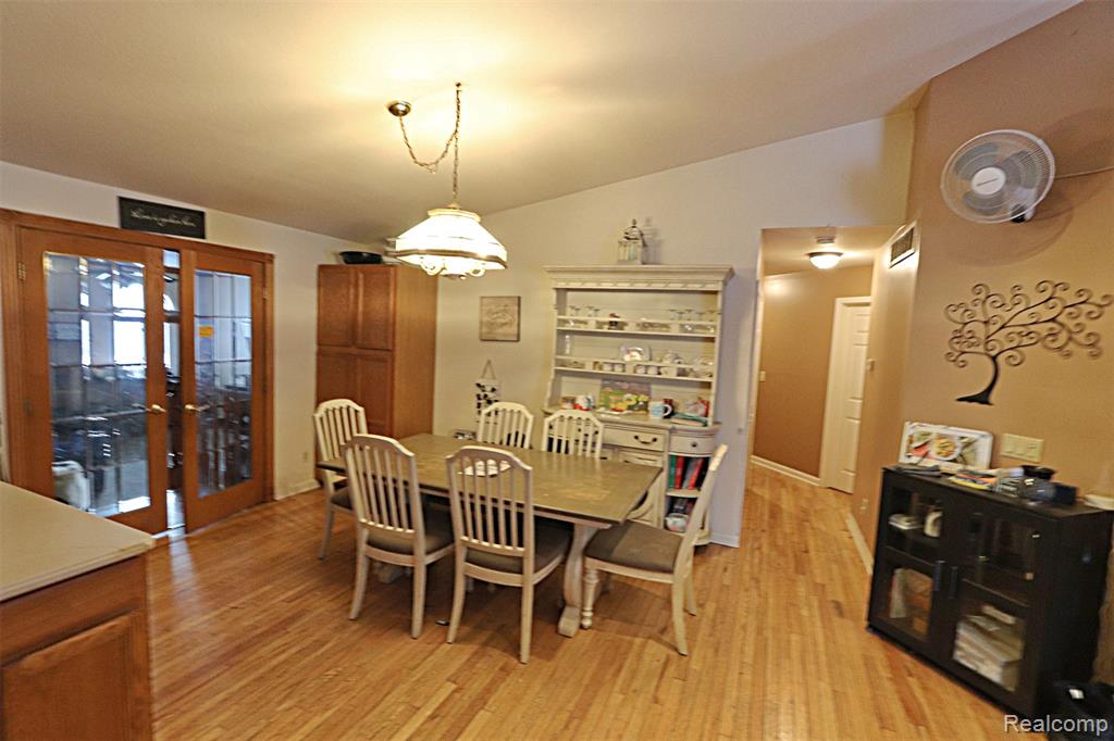 31657 Sibley Road Romulus, MI 48174 - Photo 21 of 33