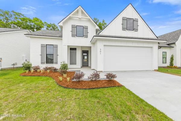 $339,999 | 301 Grand Oak Drive, Broussard, LA 70518