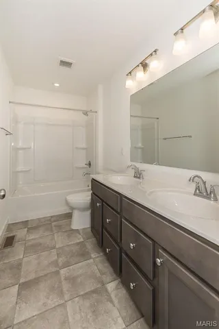 $639,900 | 717 Southerland Drive, O'Fallon, MO 63368