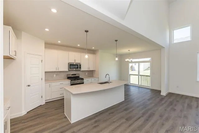 $639,900 | 717 Southerland Drive, O'Fallon, MO 63368