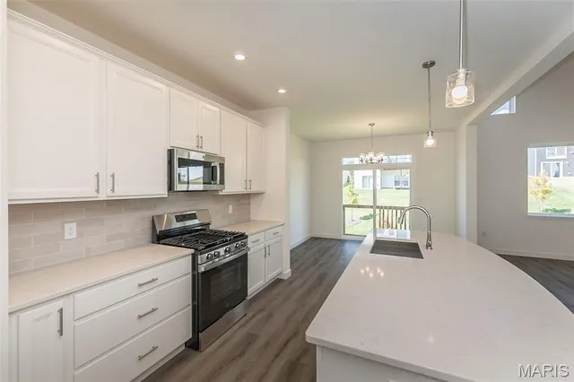 $639,900 | 717 Southerland Drive, O'Fallon, MO 63368