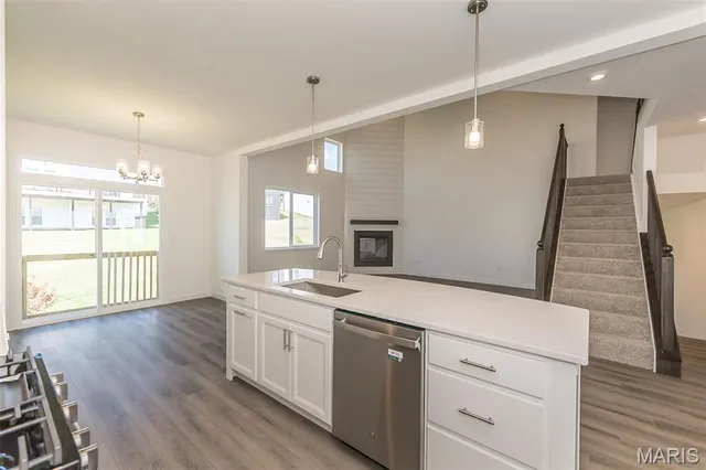 $639,900 | 717 Southerland Drive, O'Fallon, MO 63368