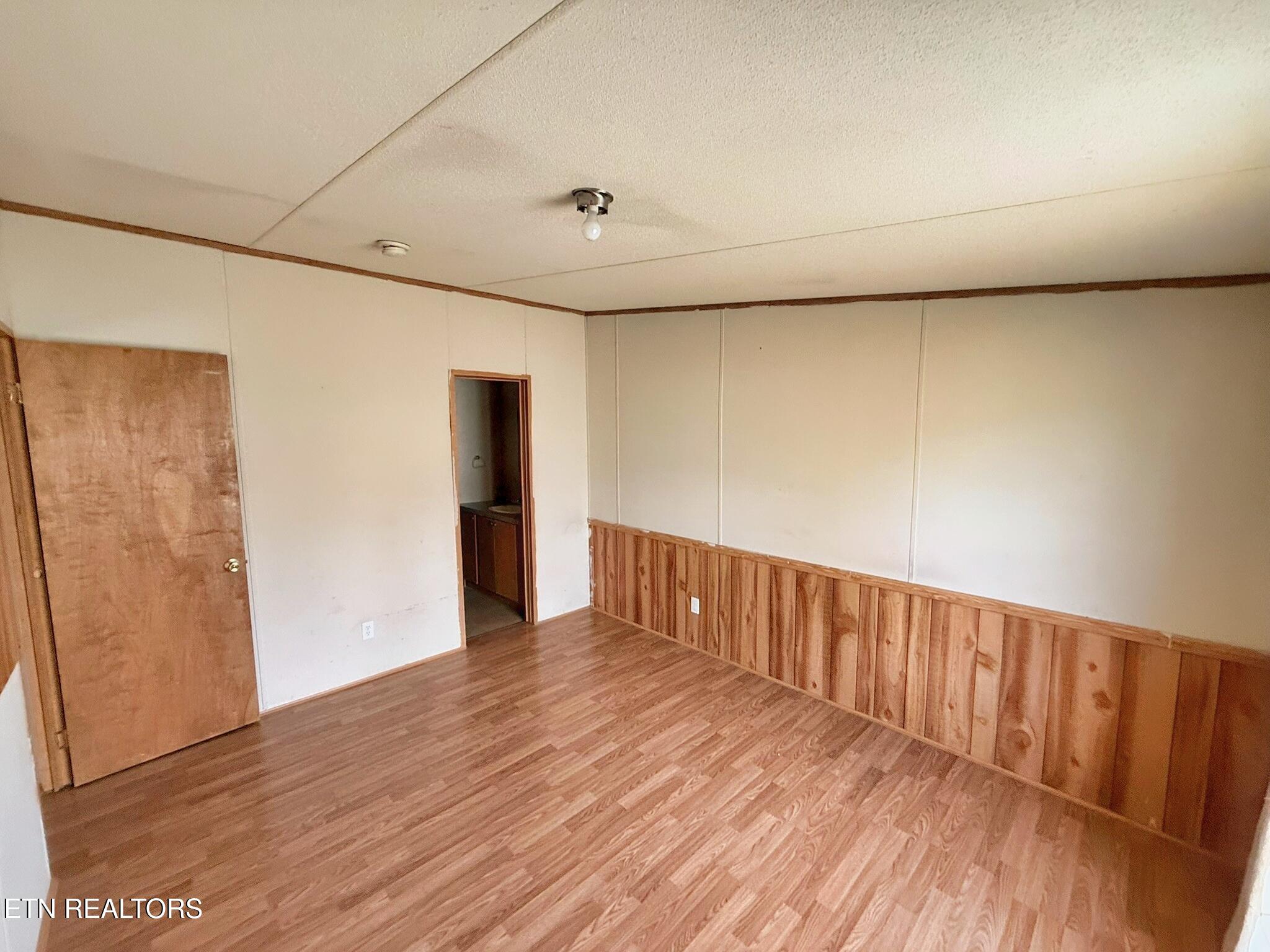 712 East Fir Street La Follette, TN 37766 - Photo 13 of 22 IMG_1785