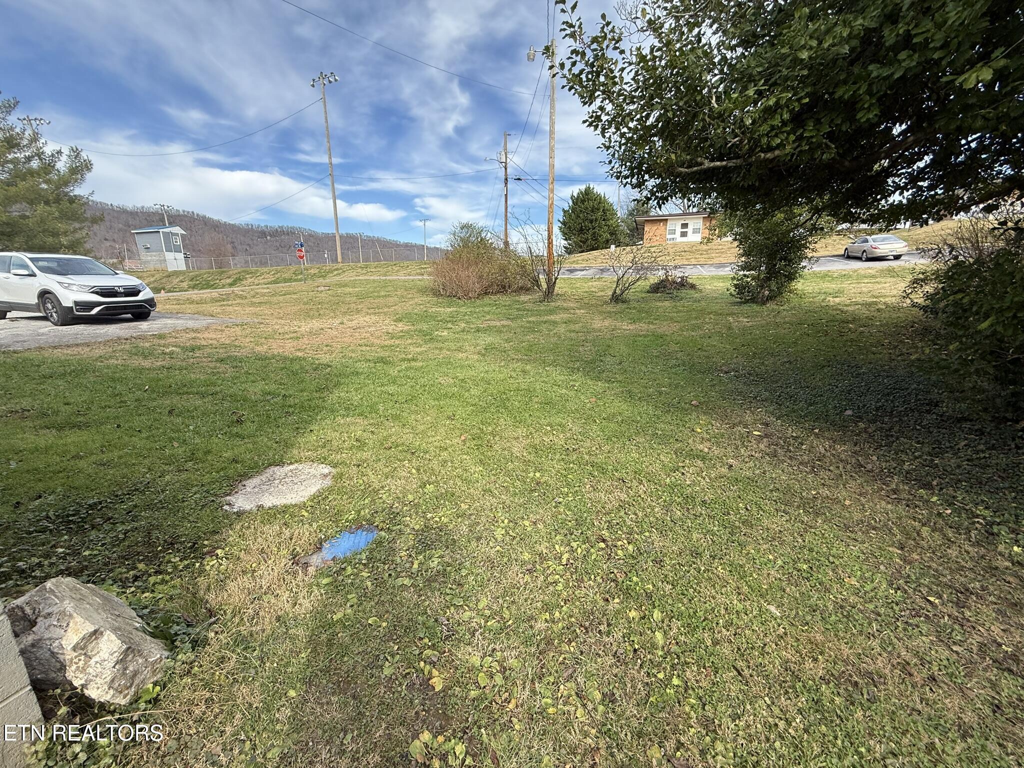 712 East Fir Street La Follette, TN 37766 - Photo 22 of 22 IMG_1774