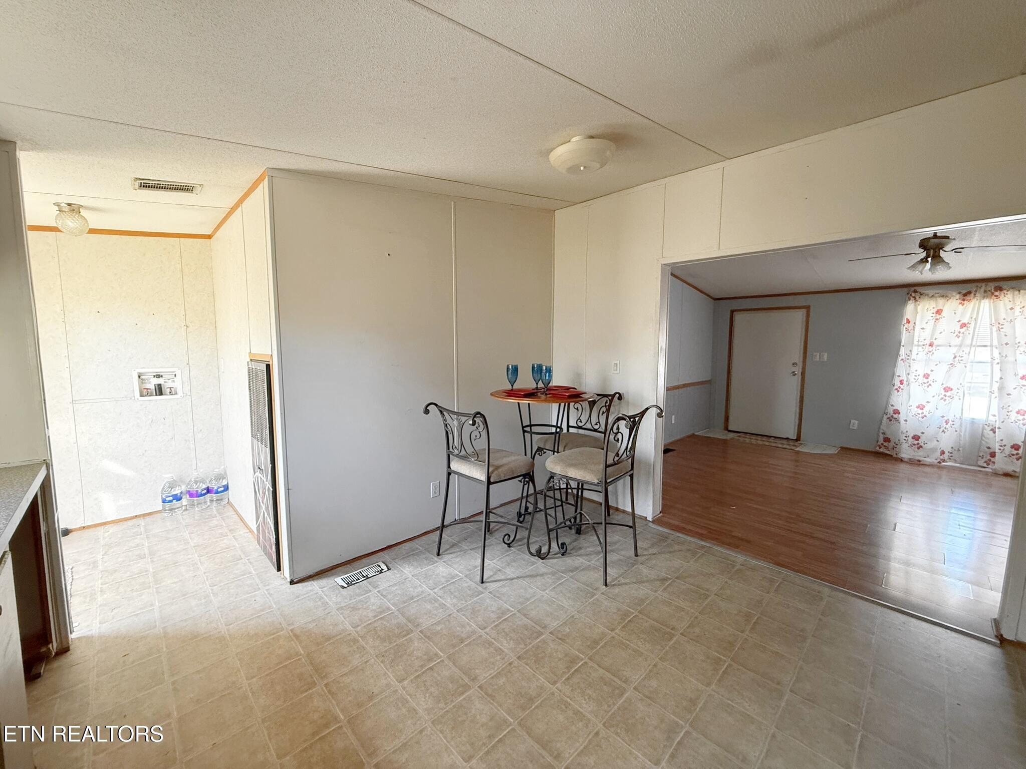 712 East Fir Street La Follette, TN 37766 - Photo 9 of 22 IMG_2734