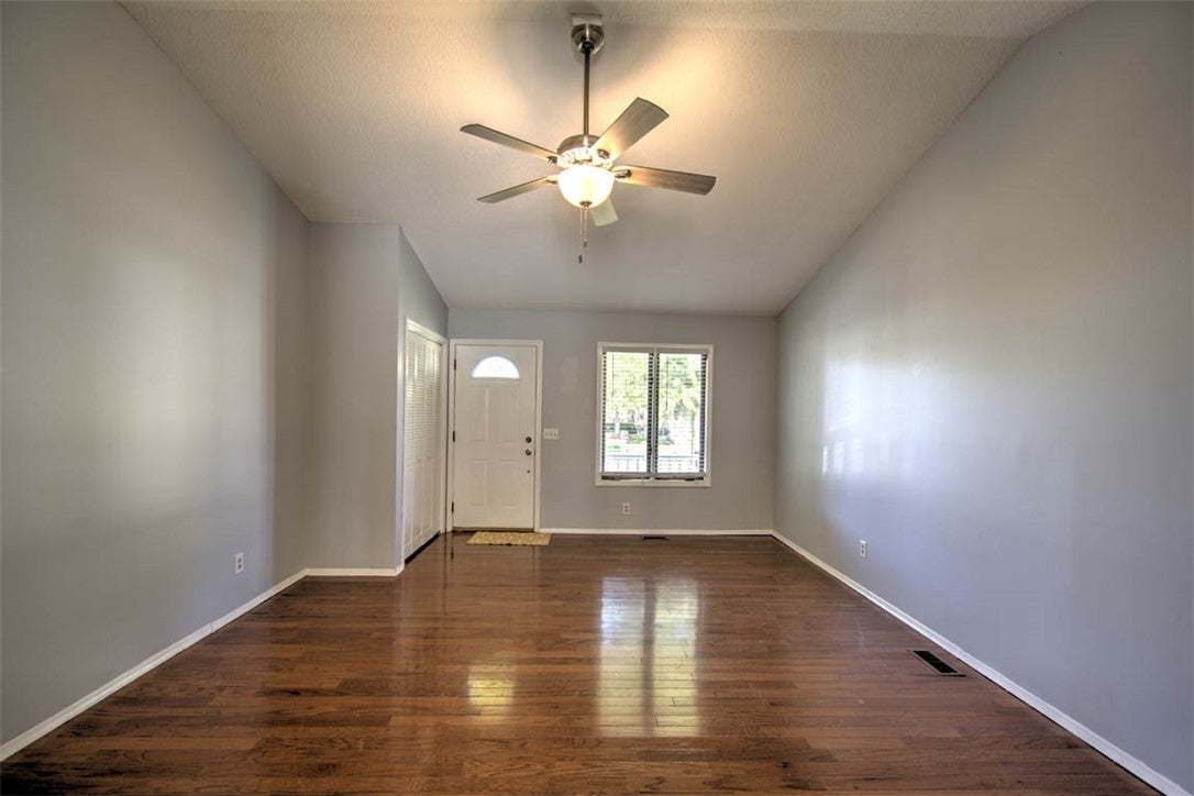 2894 Grove Court Decatur, IL 62521 - Photo 4 of 24 Gallery Image 4