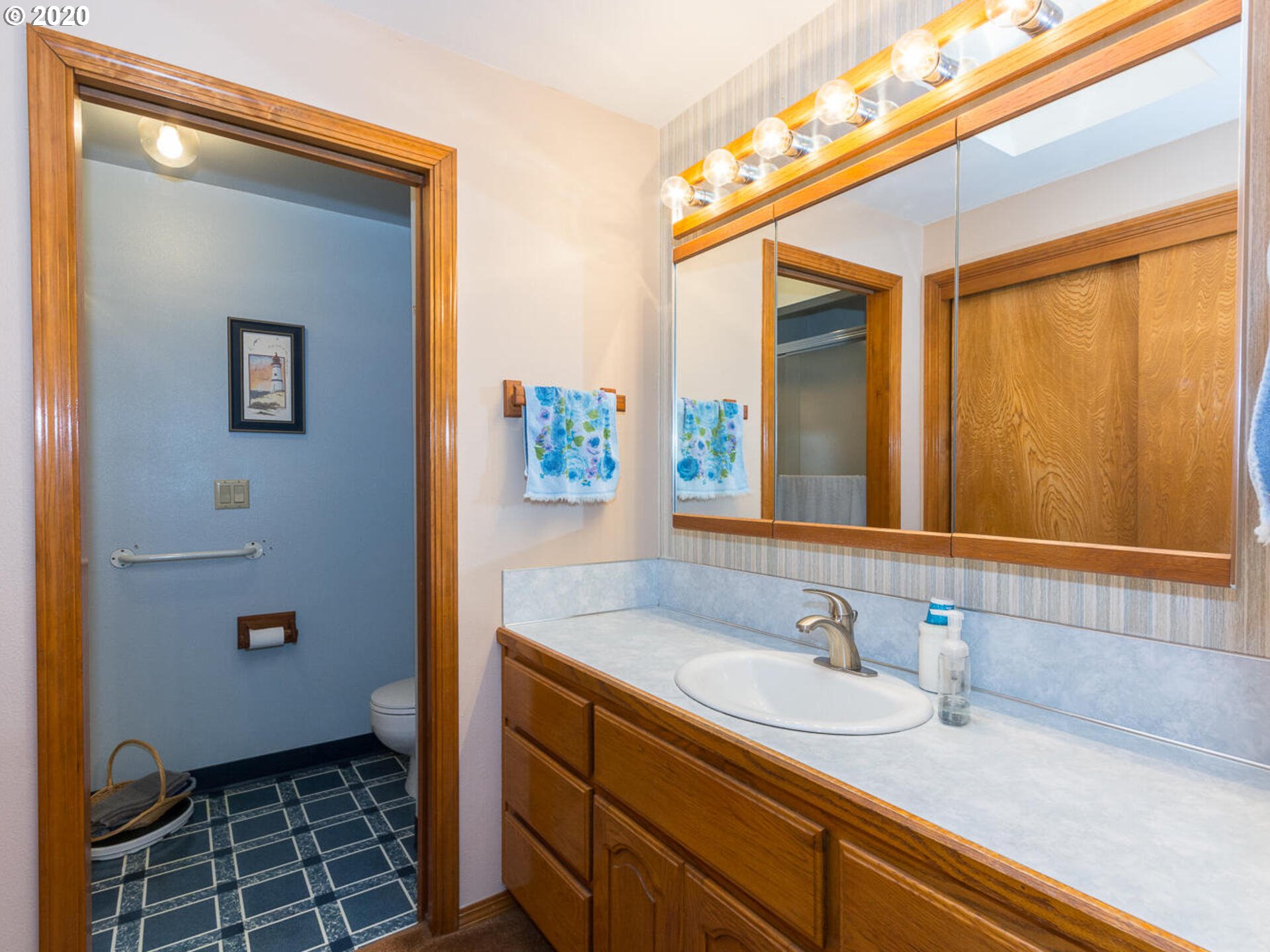 3702 Southwest 19th Street Gresham, OR 97080 - Photo 16 of 29