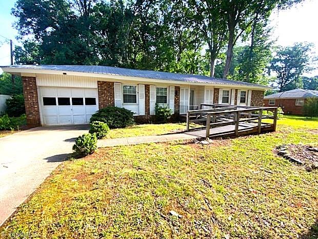 Welcome to 647 Hodgin Valley!