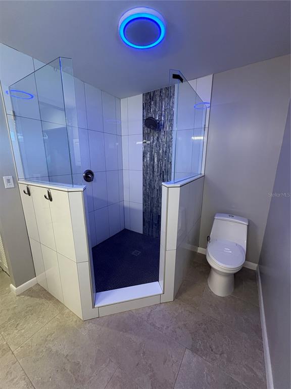 9360 Craven Road, Unit 1104 Jacksonville, FL 32257 - Photo 16 of 25 a bathroom with a sink and a toilet