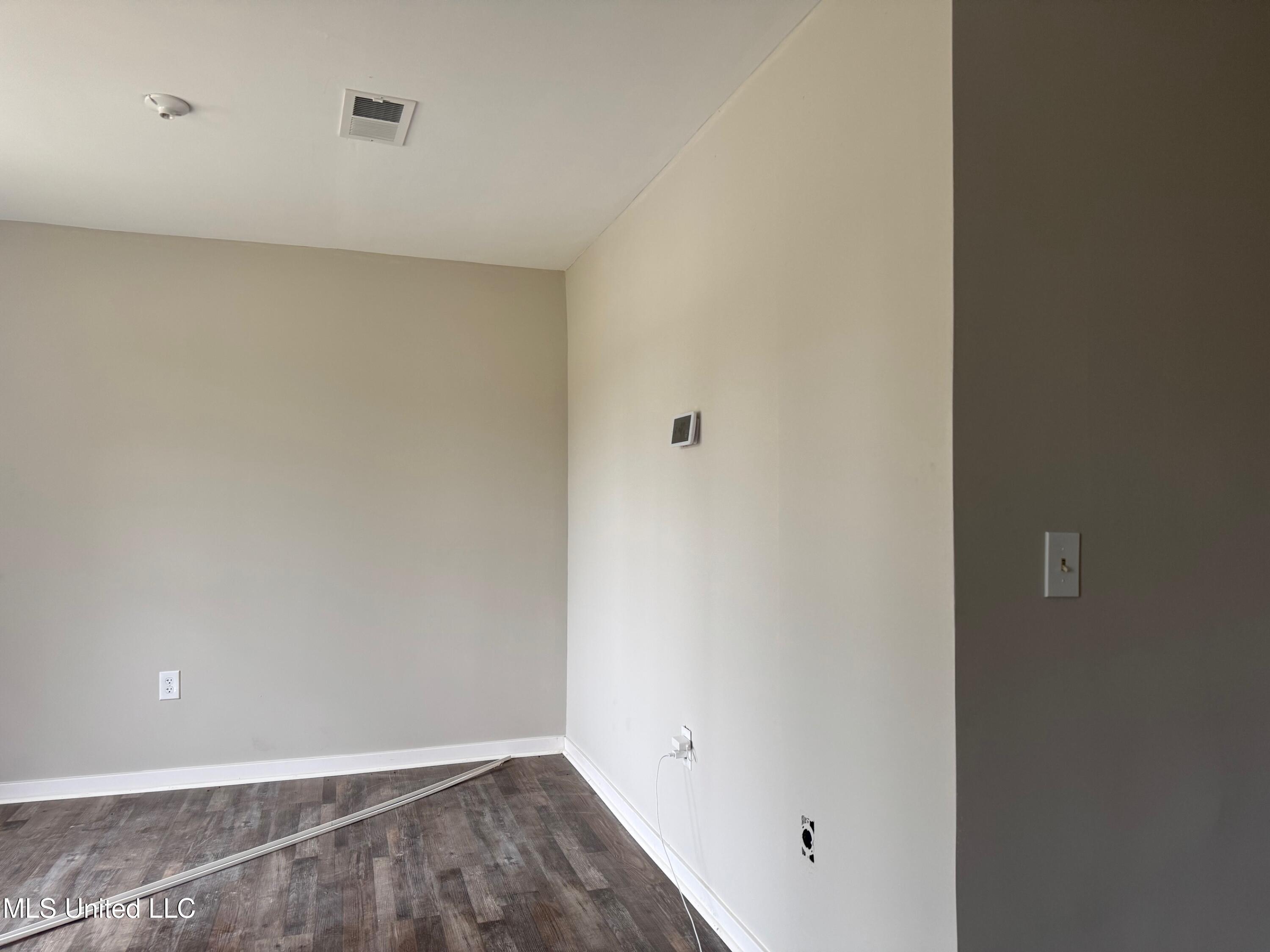 108 Myer Avenue, Unit A&B Jackson, MS 39209 - Photo 4 of 8 IMG_8747