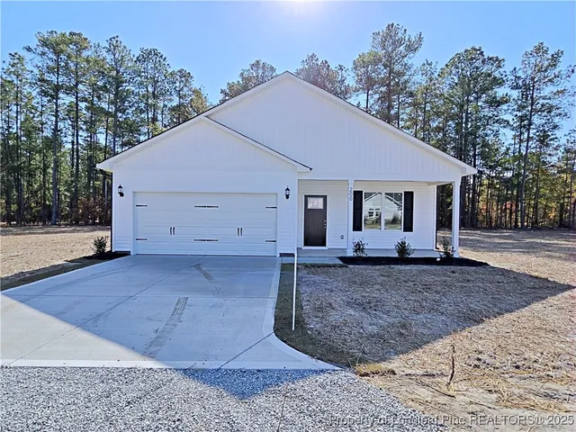 $272,500 | 200 Woodcrest Jones Drive, Raeford, NC 28376