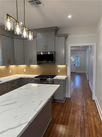 $2,500 | 539 Olivier Street, New Orleans, LA 70114